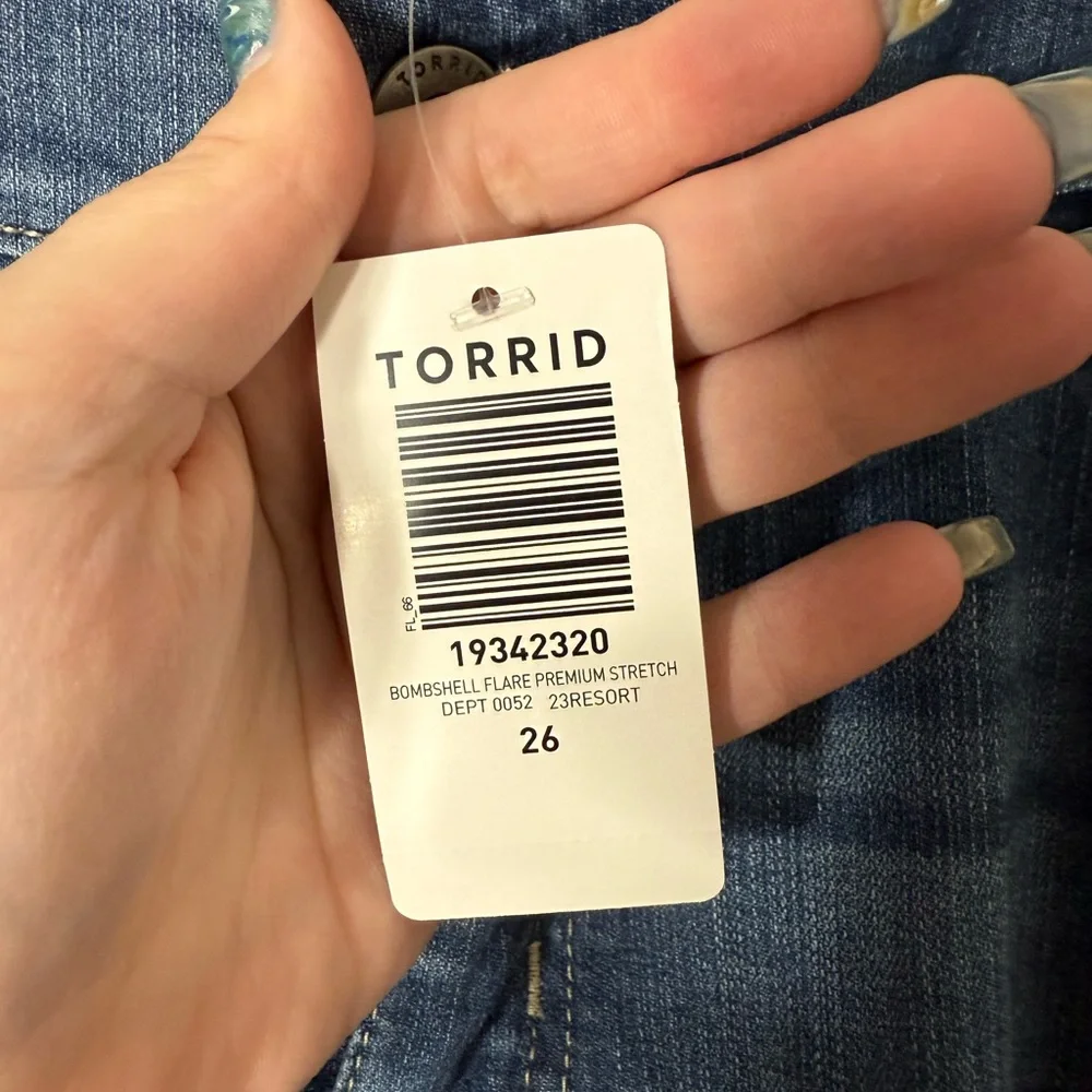 NWT Torrid Women’s Bombshell Flare Jeans Plus Size 26W‎
